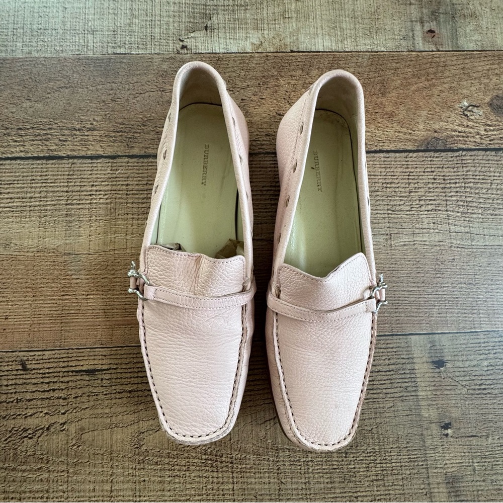 Burberry Pink Pebbled Leather Loafers Silver Horsebit Hardware EU 39 8.5